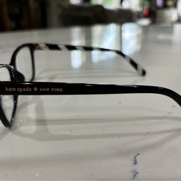 Kate Spade Stylish Black Reading Glasses with Case - Picture 3 of 8